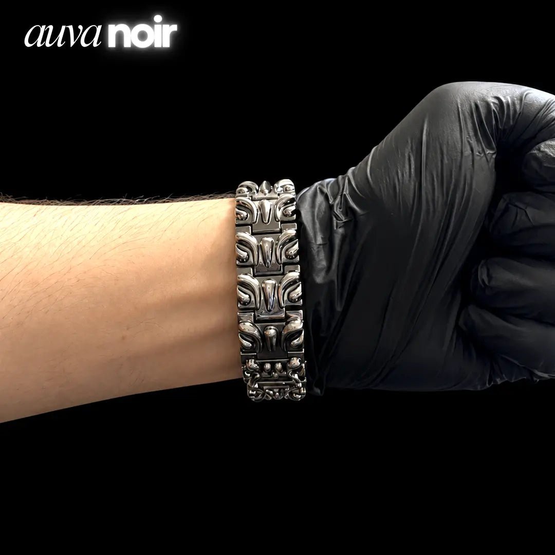 Alabaster Claw Watch – Luxury Minimalist Timepiece with Emerald Accent Design - AuvaNoirAlabaster Claw Watch – Luxury Minimalist Timepiece with Emerald Accent Design